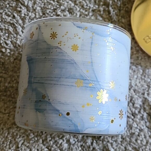 BLUE SKY BREEZE 3 Wick Candle Bath & Body Works - Picture 2 of 6
